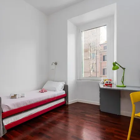 Colosseum Home-zeno 32 Apartment